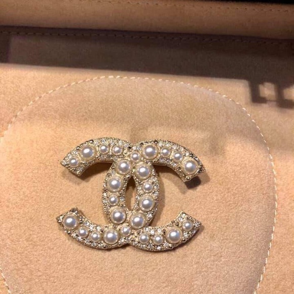 Earing , brooch ! - Picture 7 of 8